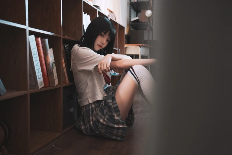 桜桃喵《教室死库水》主题写真：48张全套美图