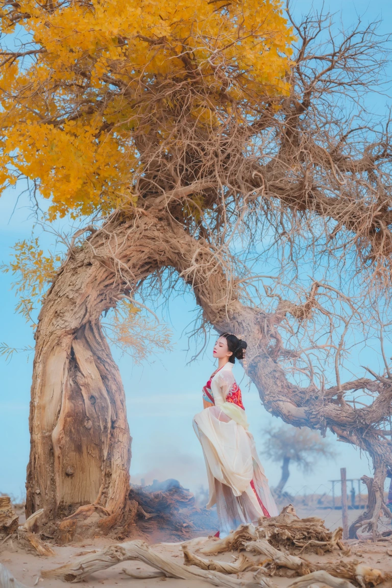 桜桃喵《惊鸿》主题写真：15张全套美图