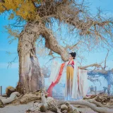 桜桃喵《惊鸿》主题写真：15张全套美图
