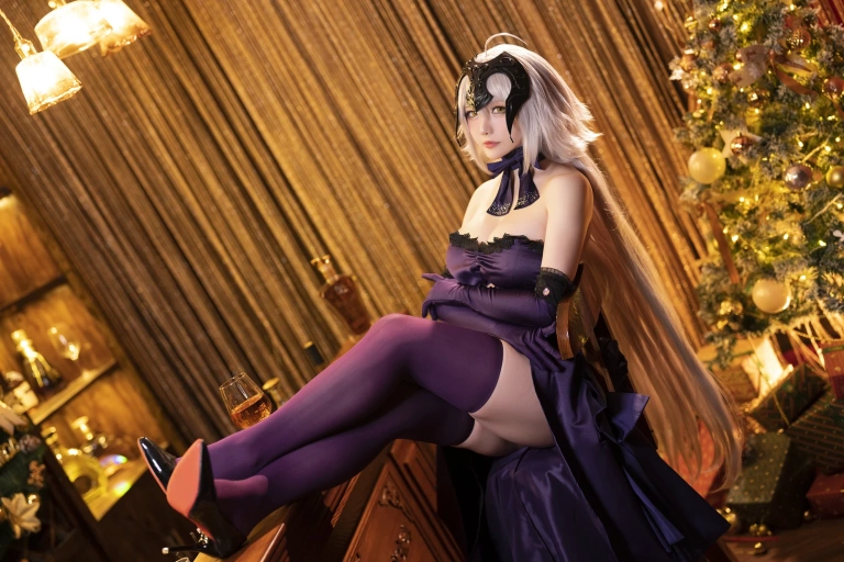 星之迟迟《圣诞节 赠品 黑贞》主题写真：41张全套美图