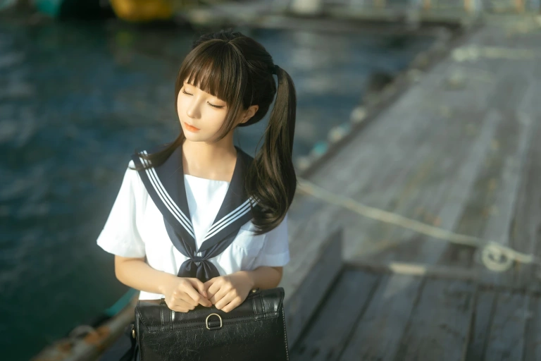 蠢沫沫《海风》主题写真：19张全套美图