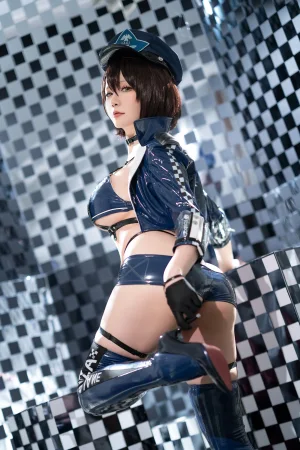 星之迟迟《2023年3月计划B 碧蓝航线 巴尔的摩赛车服》主题写真：51张全套美图，含1个视频