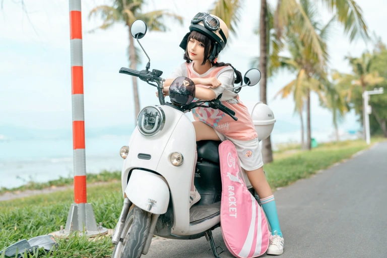 蠢沫沫《小电车》主题写真：120张全套美图
