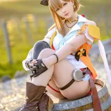 星之迟迟《2023年4月计划A 莱莎的炼金工坊2 莱莎》主题写真：38张全套美图