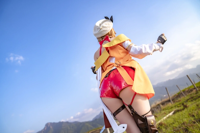 星之迟迟《2023年4月计划A 莱莎的炼金工坊2 莱莎》主题写真：38张全套美图