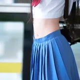 桜桃喵《地铁jk》主题写真：33张全套美图