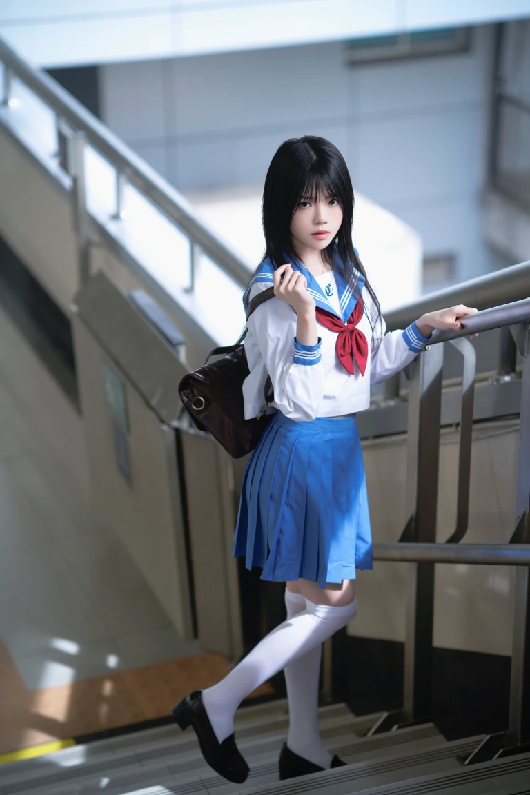 桜桃喵《地铁jk》主题写真：33张全套美图