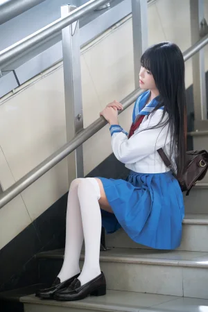 桜桃喵《地铁jk》主题写真：33张全套美图