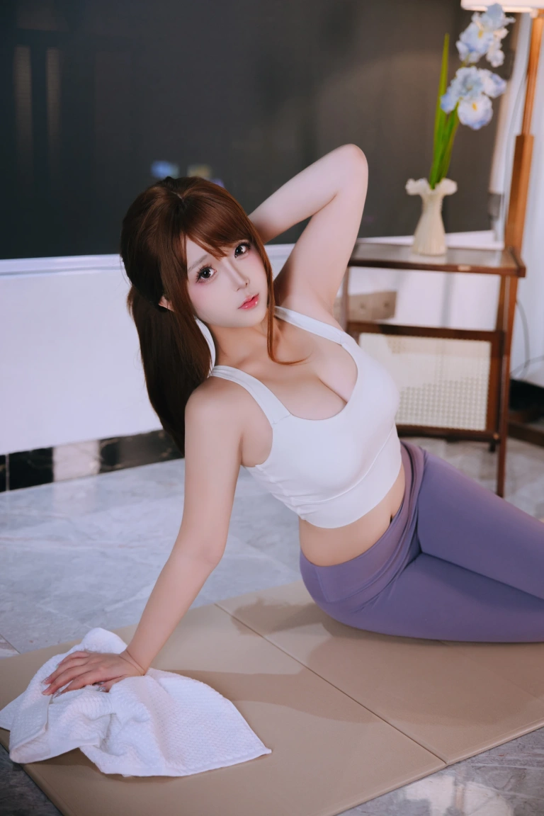 日奈娇(椎名莜)《瑜伽训练》主题写真：168张全套美图，含6个视频