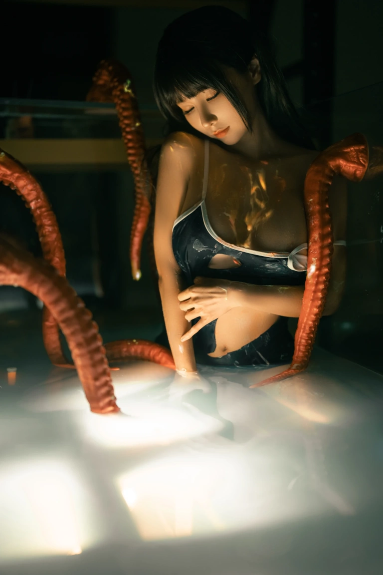 蠢沫沫《深渊》主题写真：17张全套美图