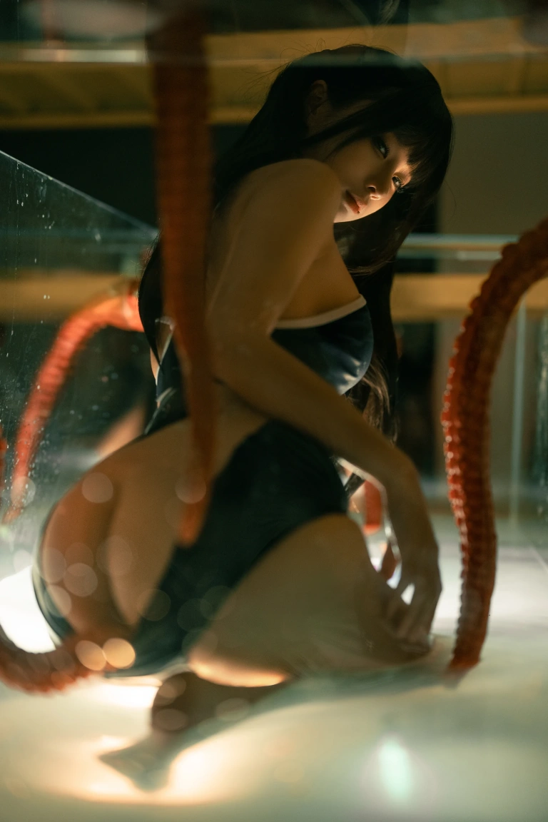 蠢沫沫《深渊》主题写真：17张全套美图