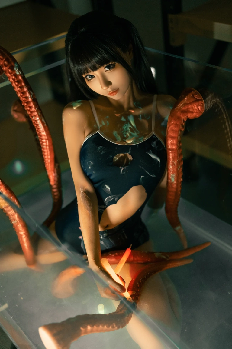 蠢沫沫《深渊》主题写真：17张全套美图
