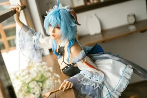 蠢沫沫《甘雨女仆》主题写真：14张全套美图