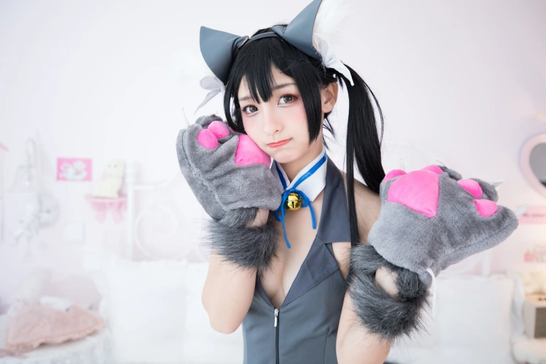 神楽坂真冬《第二季 序号1：《魔法を使えないの日常》》主题写真：150张全套美图