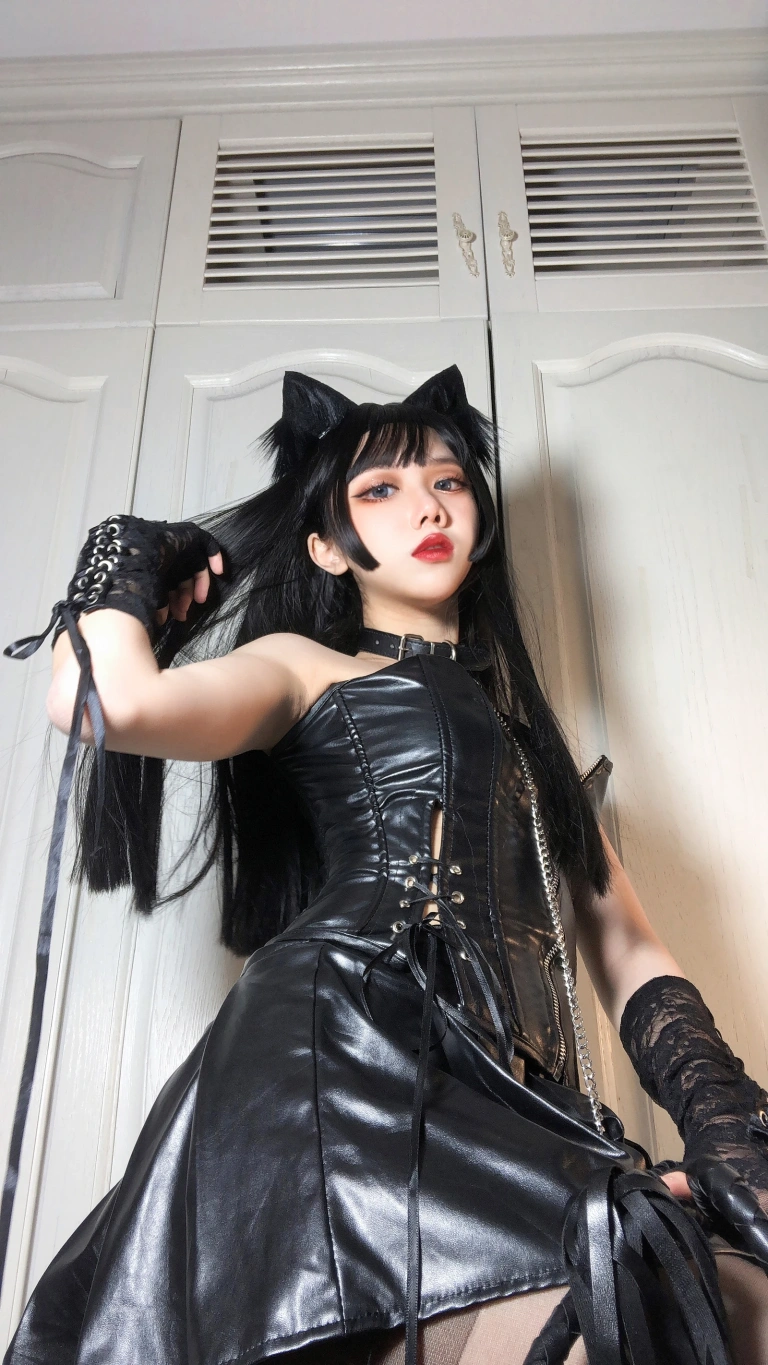 果咩酱《黑猫》主题写真：20张全套美图