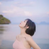 念雪《粉色泳衣》主题写真：30张全套美图