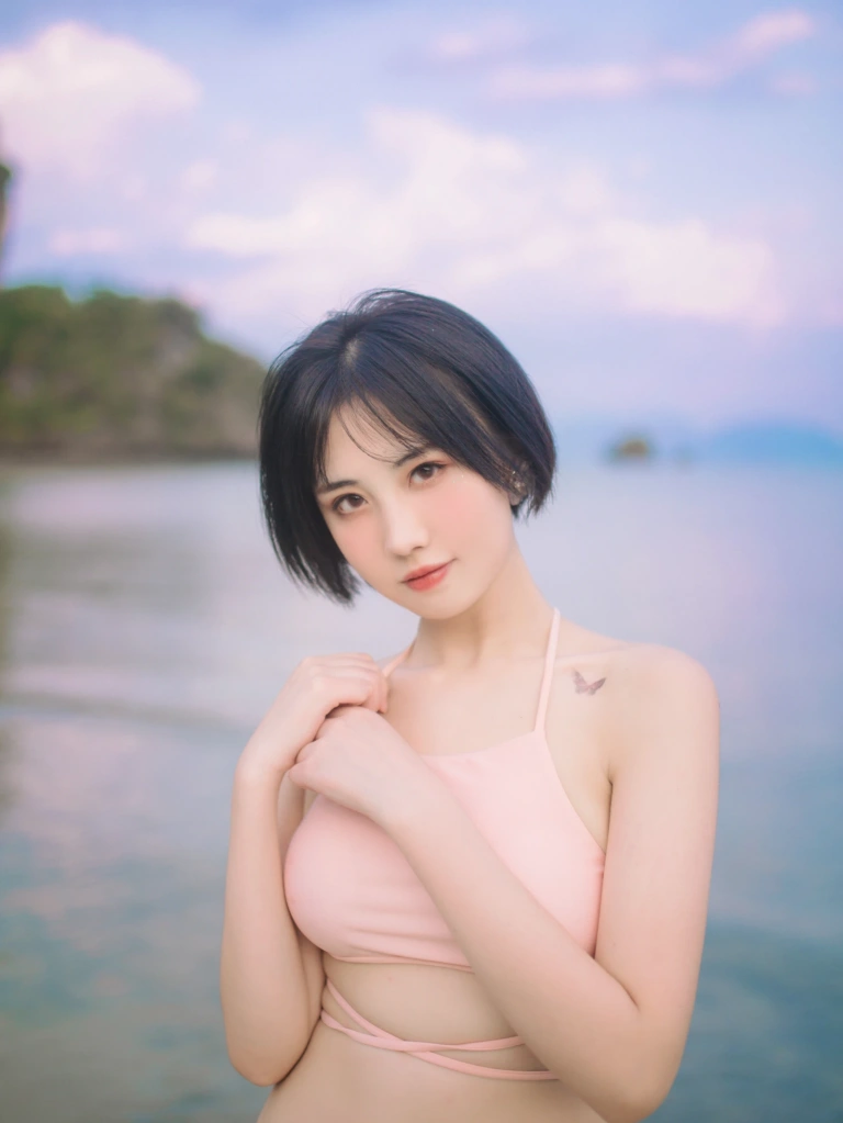 念雪《粉色泳衣》主题写真：30张全套美图
