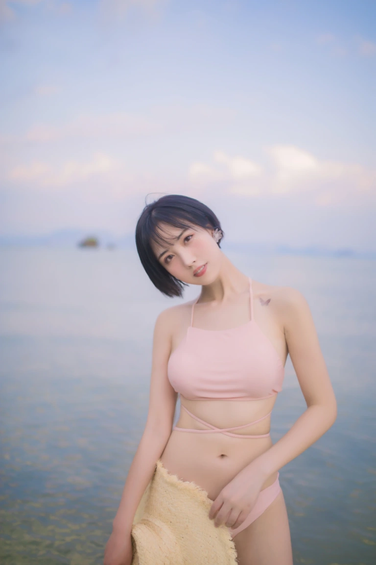 念雪《粉色泳衣》主题写真：30张全套美图