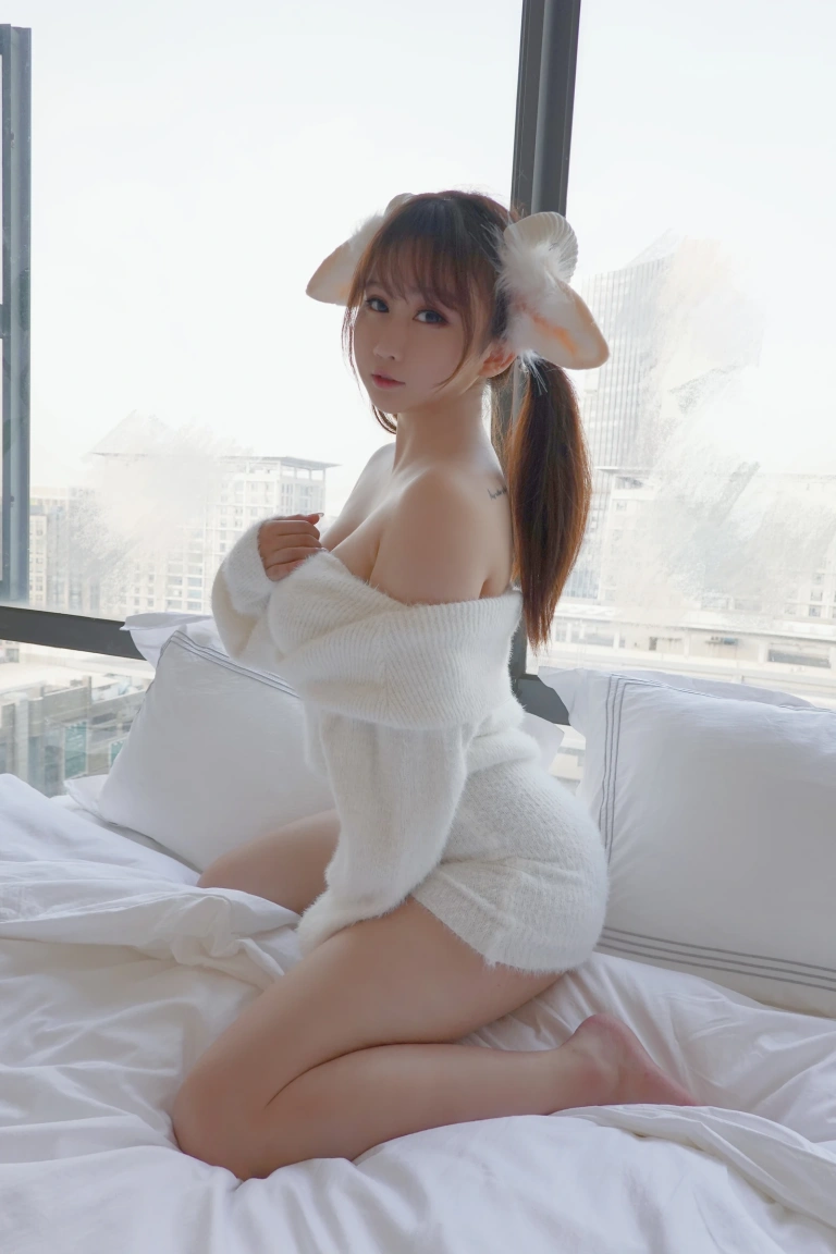 依酱《羊咩咩》主题写真：33张全套美图