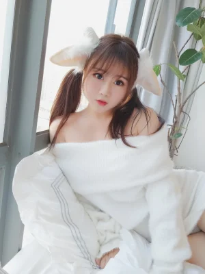 依酱《羊咩咩》主题写真：33张全套美图