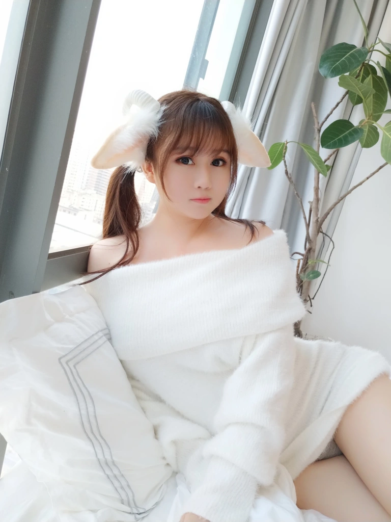 依酱《羊咩咩》主题写真：33张全套美图