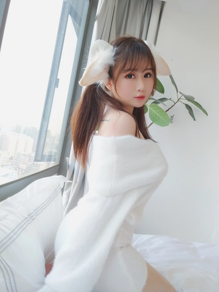 依酱《羊咩咩》主题写真：33张全套美图
