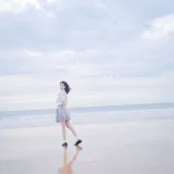 周叽是可爱兔兔《海边jk》主题写真：35张全套美图