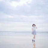周叽是可爱兔兔《海边jk》主题写真：35张全套美图
