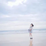 周叽是可爱兔兔《海边jk》主题写真：35张全套美图