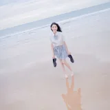 周叽是可爱兔兔《海边jk》主题写真：35张全套美图