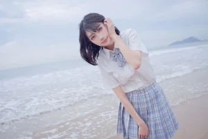周叽是可爱兔兔《海边jk》主题写真：35张全套美图