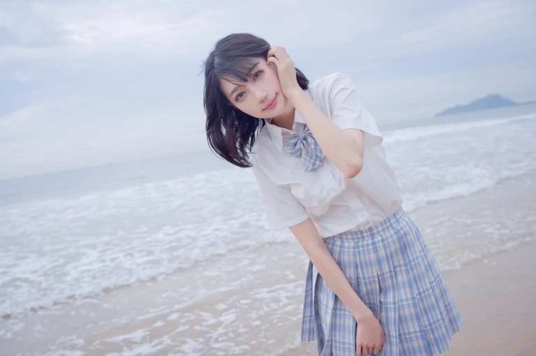 周叽是可爱兔兔《海边jk》主题写真：35张全套美图