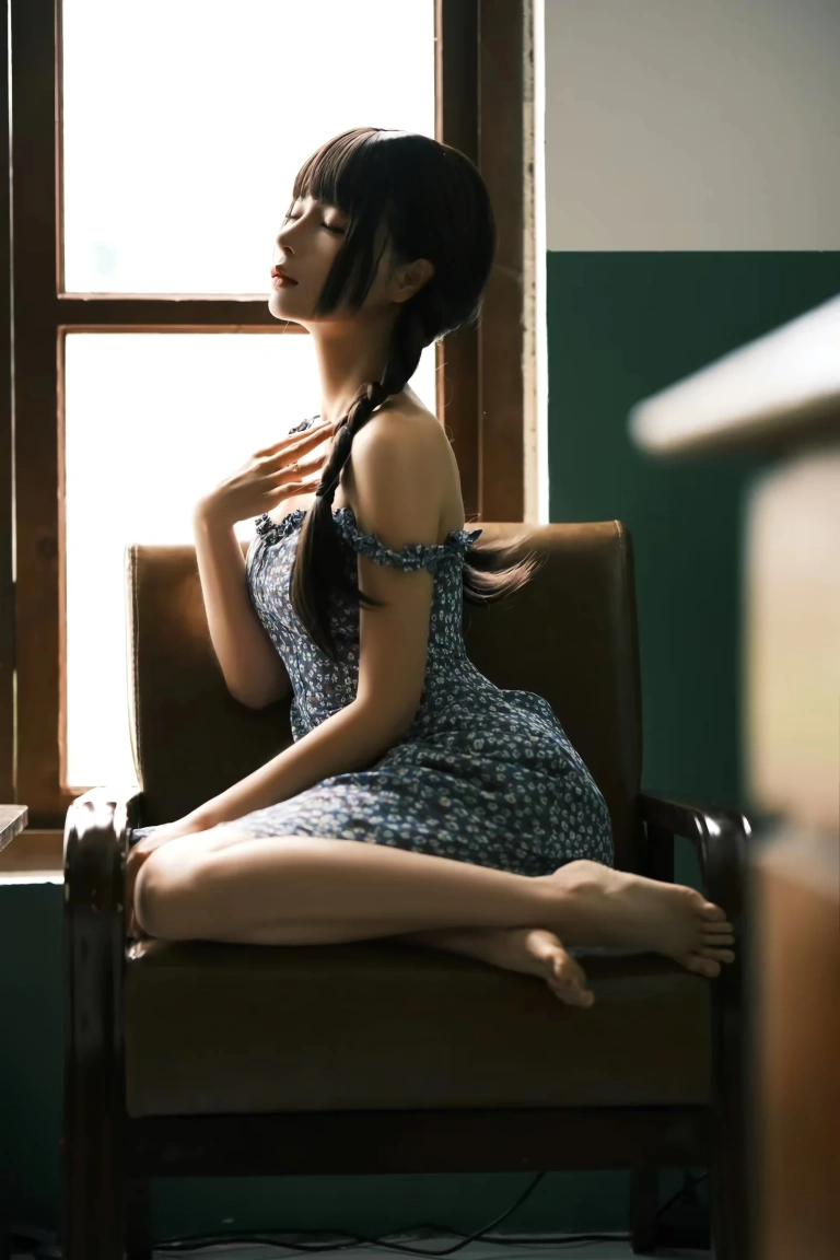 蠢沫沫《往事回忆》主题写真：20张全套美图