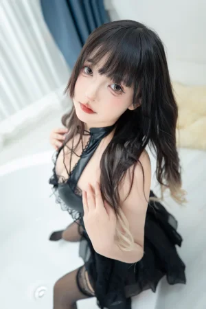 神楽坂真冬《第五季 序号73：《绝命吊带》》主题写真：75张全套美图，含2个视频