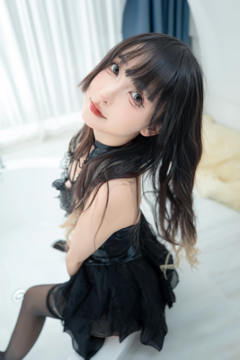 神楽坂真冬《第五季 序号73：《绝命吊带》》主题写真：75张全套美图，含2个视频