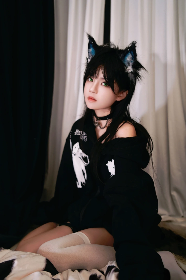 桜桃喵《缅因猫猫（a+b）》主题写真：47张全套美图