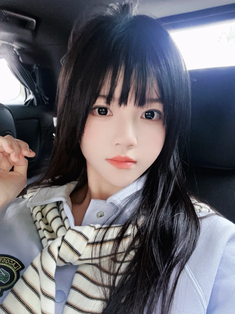 桜桃喵《蓝》主题写真：20张全套美图