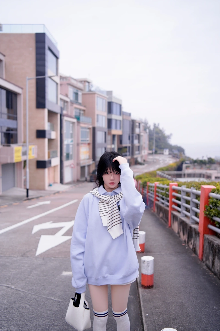 桜桃喵《蓝》主题写真：20张全套美图
