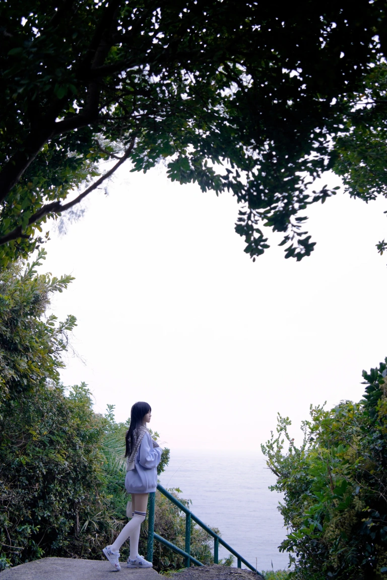 桜桃喵《蓝》主题写真：20张全套美图