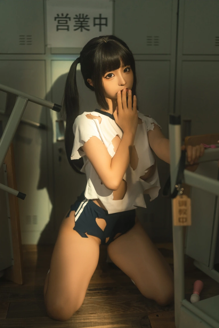 蠢沫沫《午后课间》主题写真：33张全套美图