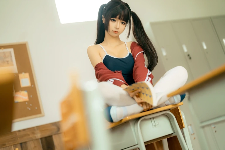 蠢沫沫《课间》主题写真：30张全套美图