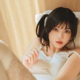桜桃喵《春日碎花》主题写真：57张全套美图，含1个视频