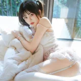 桜桃喵《春日碎花》主题写真：57张全套美图，含1个视频