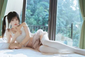 桜桃喵《春日碎花》主题写真：57张全套美图，含1个视频