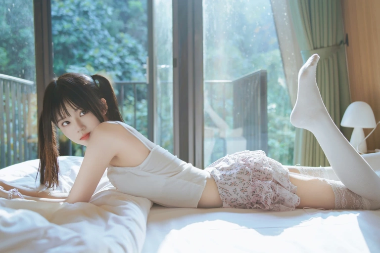 桜桃喵《春日碎花》主题写真：57张全套美图，含1个视频