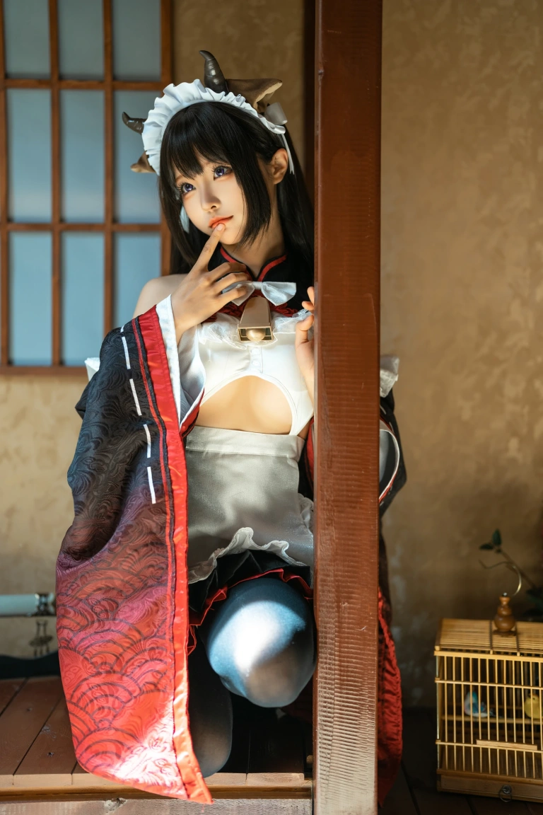 蠢沫沫《牛牛女仆》主题写真：15张全套美图