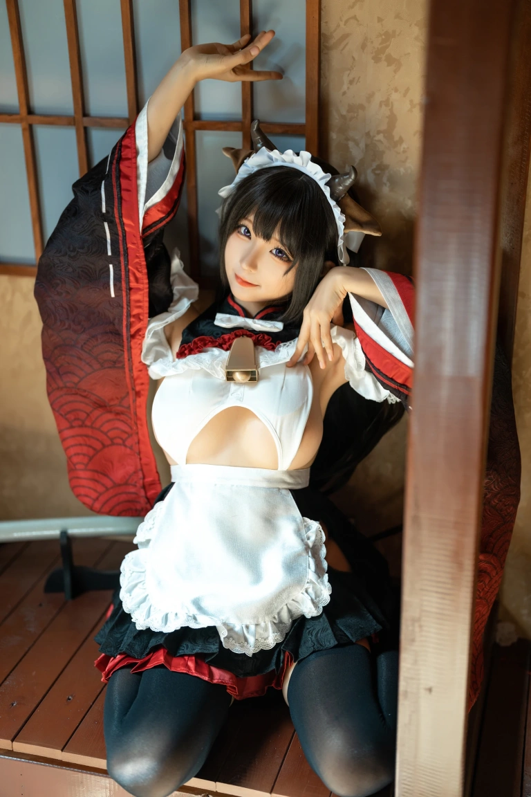 蠢沫沫《牛牛女仆》主题写真：15张全套美图