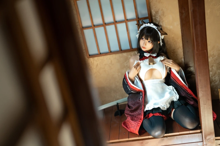 蠢沫沫《牛牛女仆》主题写真：15张全套美图