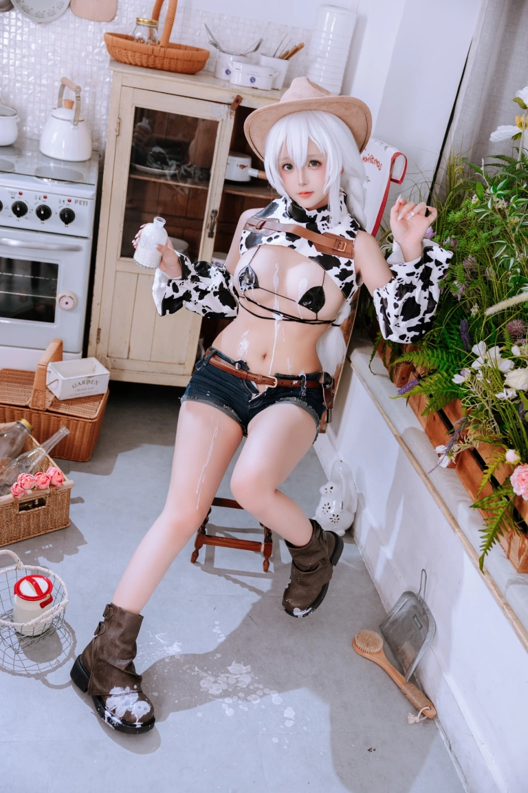 日奈娇(椎名莜)《挤奶工》主题写真：73张全套美图