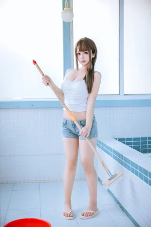 日奈娇(椎名莜)《男浴室保洁员》主题写真：175张全套美图，含5个视频